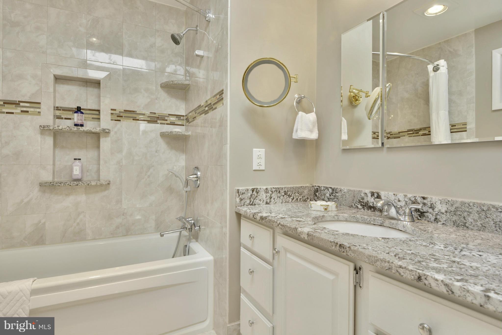2102 Shenandoah Road Alexandria, VA 22308 - Photo 21 of 30 Bath (Master)