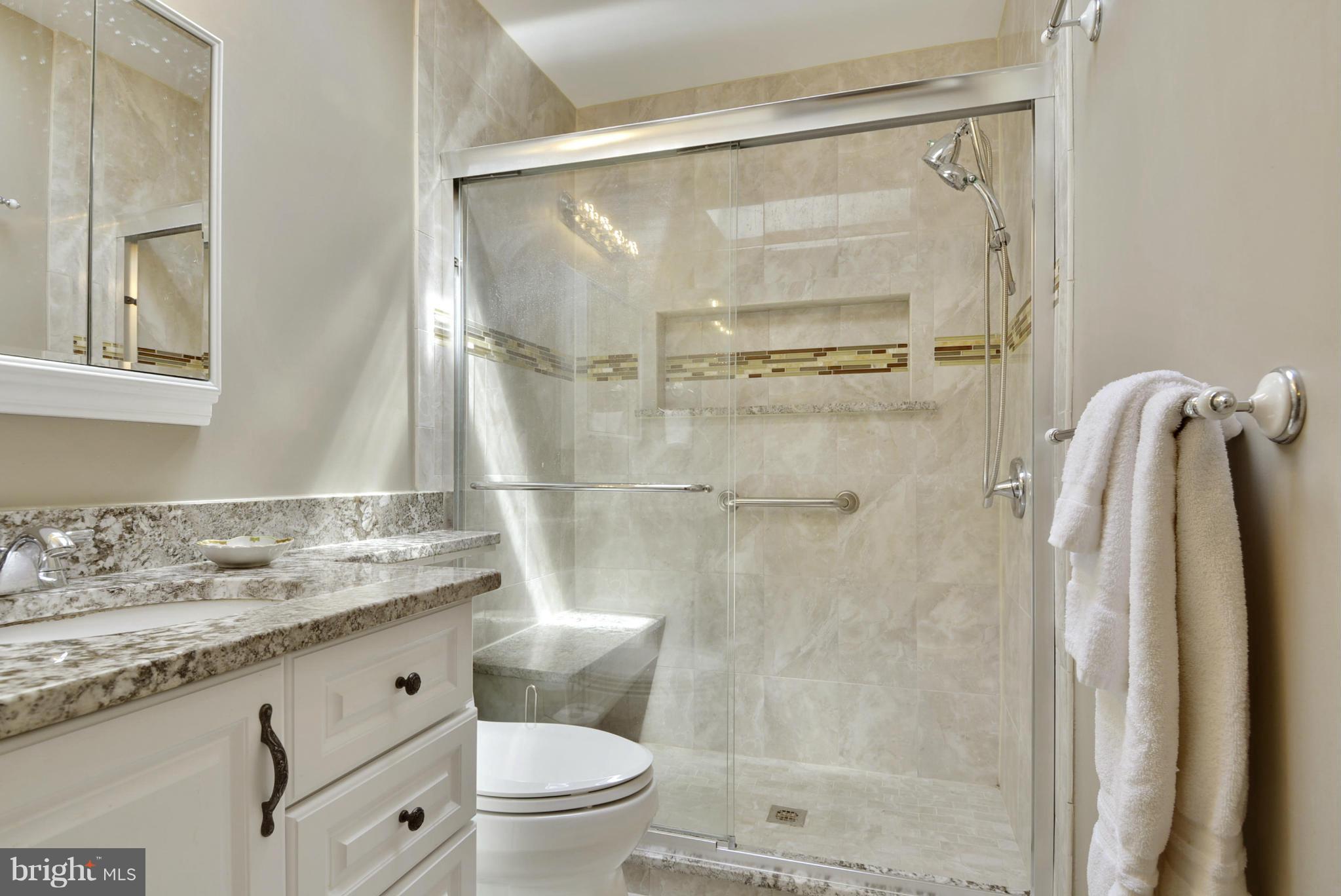 2102 Shenandoah Road Alexandria, VA 22308 - Photo 25 of 30 Bath