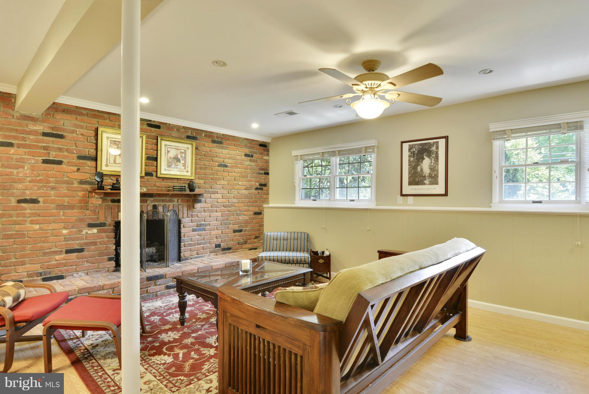 2102 Shenandoah Road Alexandria, VA 22308 - Photo 26 of 30 Family Room