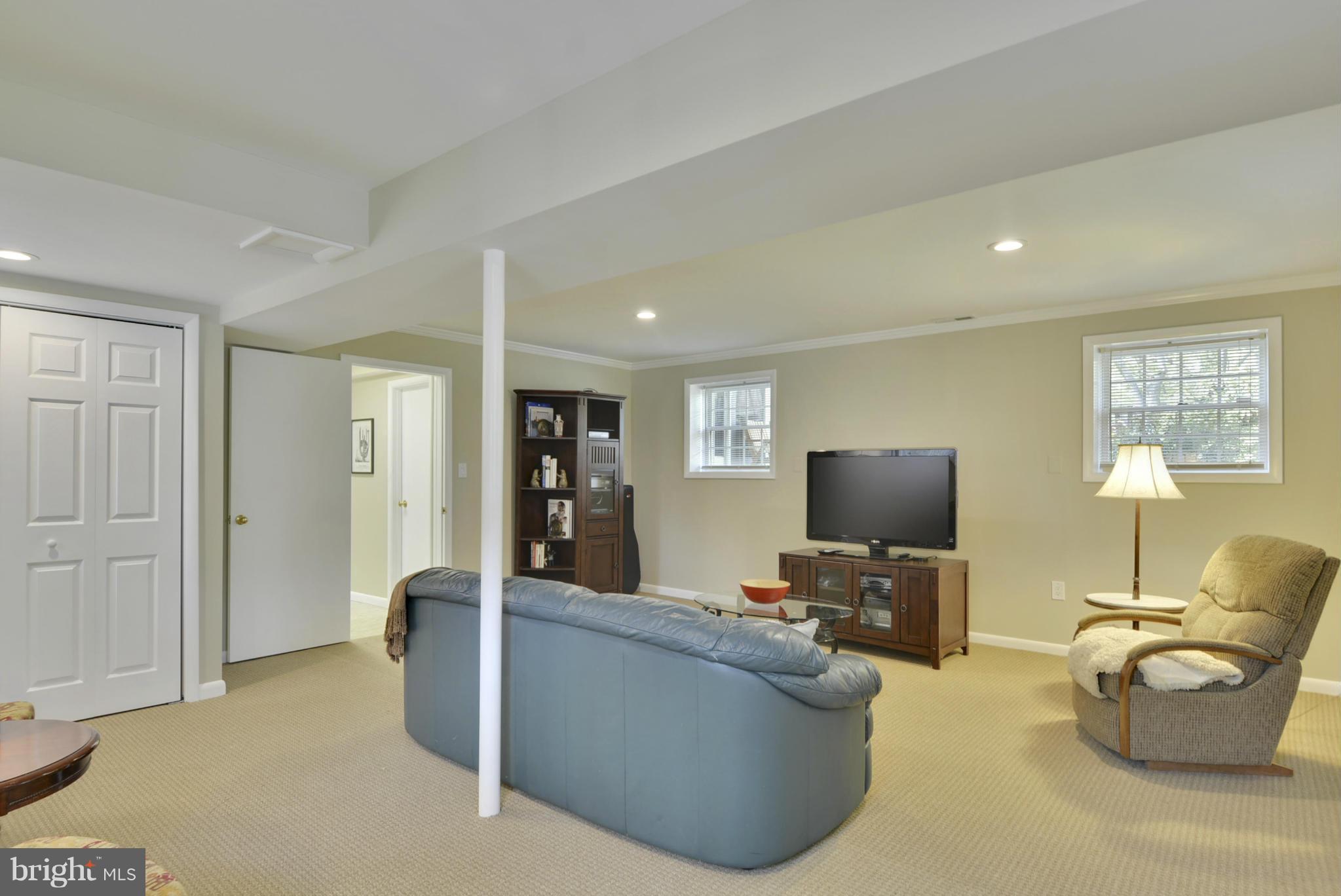 2102 Shenandoah Road Alexandria, VA 22308 - Photo 28 of 30 Bedroom