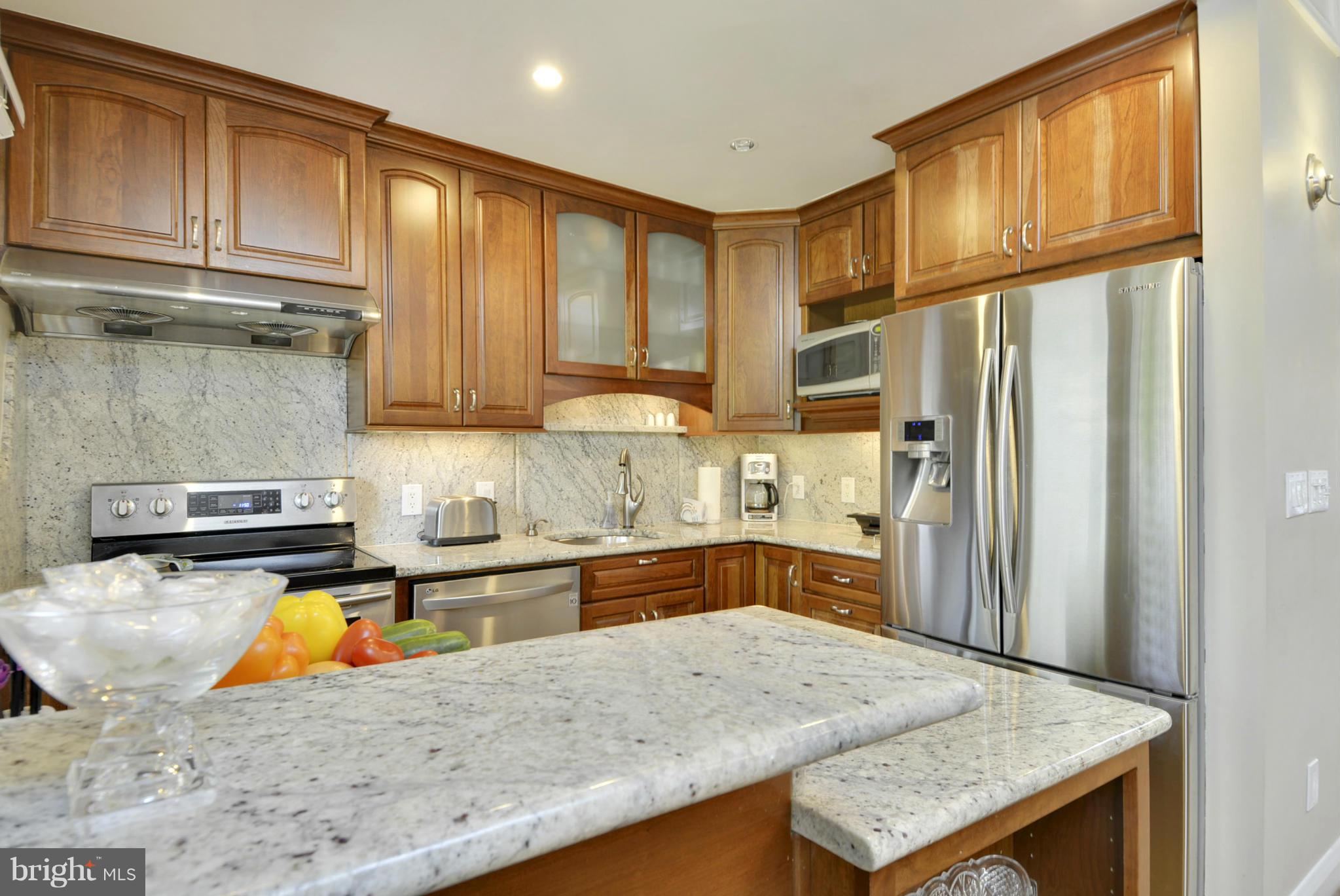 2102 Shenandoah Road Alexandria, VA 22308 - Photo 9 of 30 Kitchen