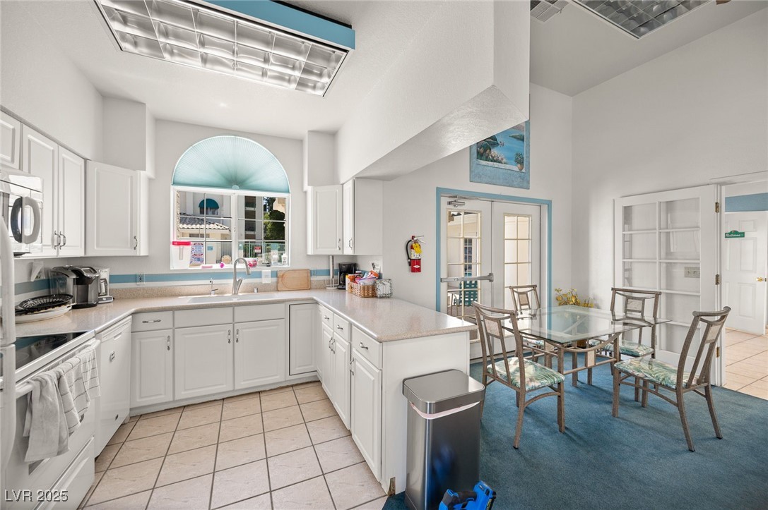 3550 Bay Sands Drive, Unit 2101 Laughlin, NV 89029 - Photo 31 of 49 The South Bay community Clubhouse has a kitchenette, perfect for gatherings with friends / family.