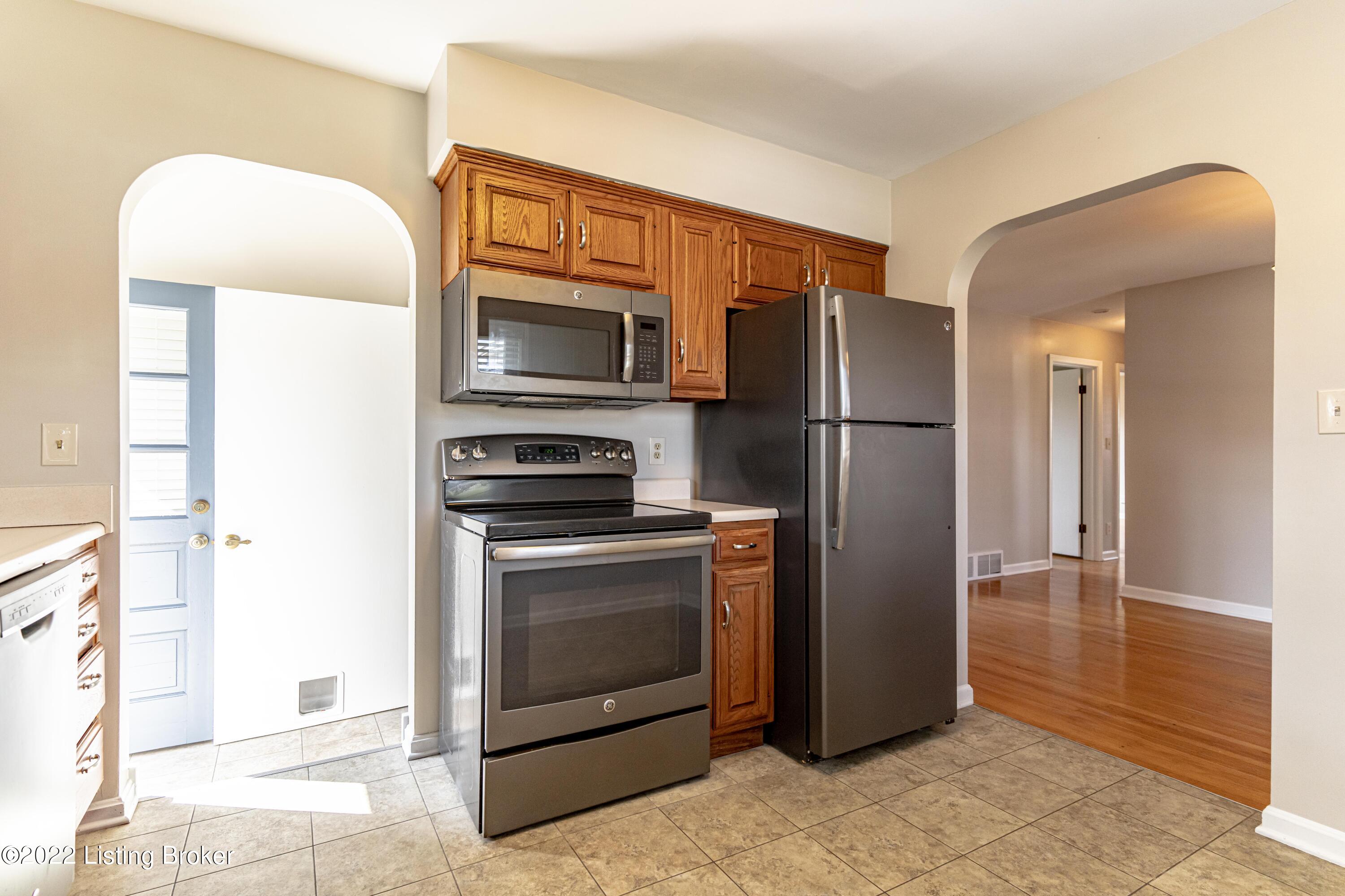 8605 Eula Road Louisville, KY 40219 - Photo 15 of 47 DSC09275