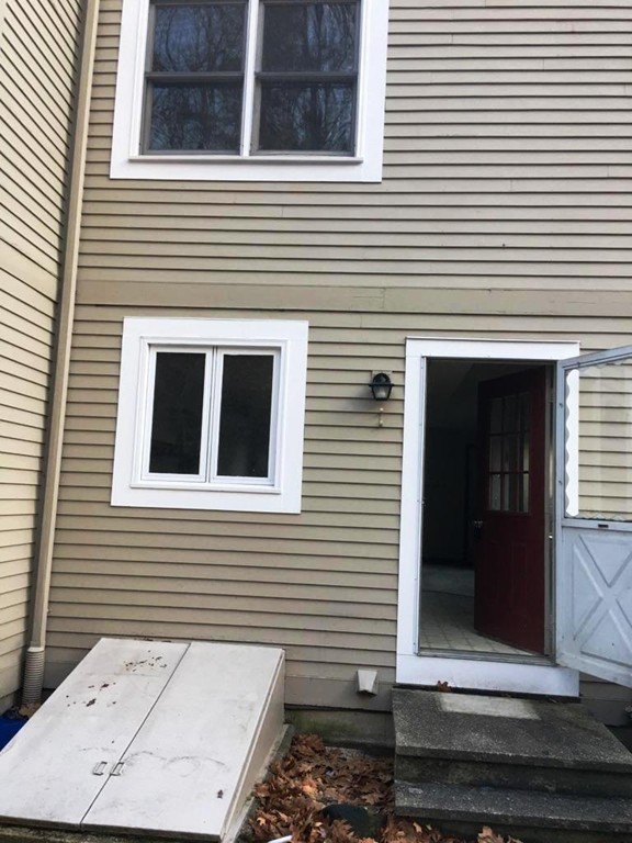 1430 Russell Road, Unit 23 Westfield, MA 01085 - Photo 3 of 12 Gallery Image 3