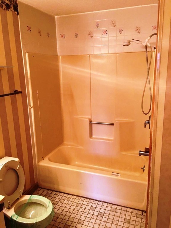 1430 Russell Road, Unit 23 Westfield, MA 01085 - Photo 8 of 12 Gallery Image 8