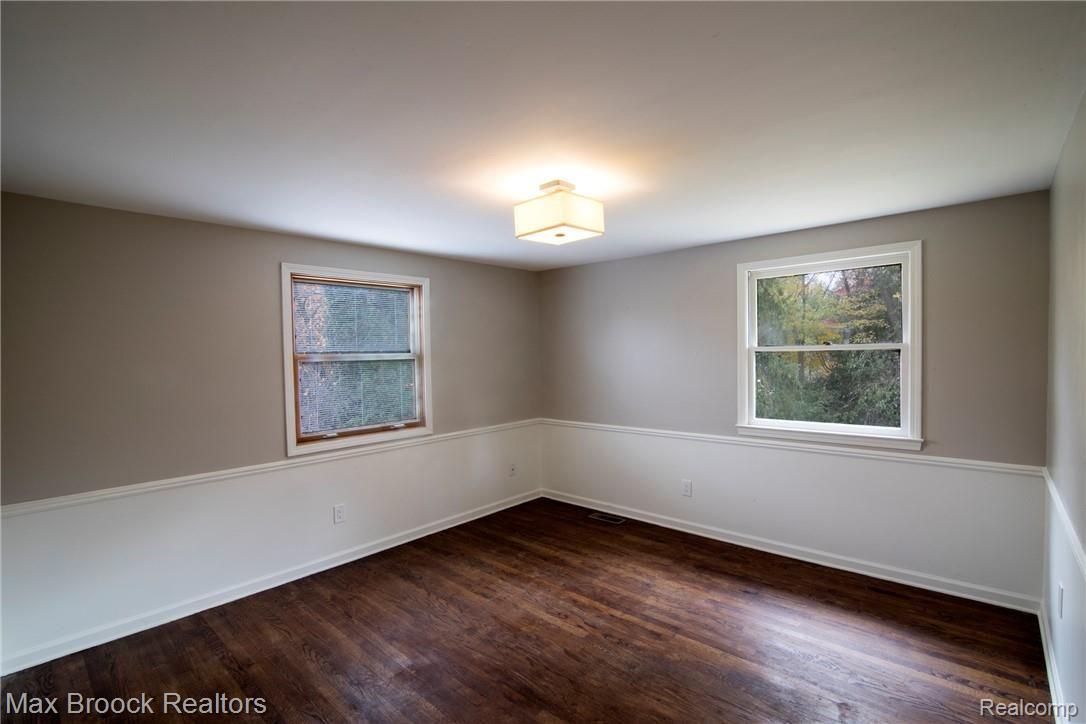 2731 West Wattles Road Troy, MI 48098 - Photo 28 of 38 3rdBed_1stangle.jpg