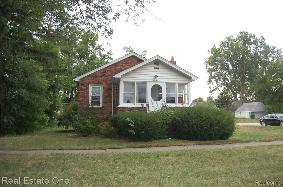 19919 Farmington Road Livonia, MI 48152 - Photo 1 of 2 424.JPG
