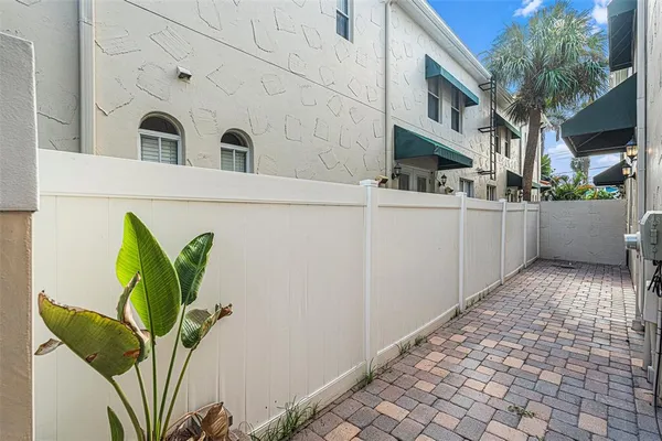 a view of entryway with a potted plant