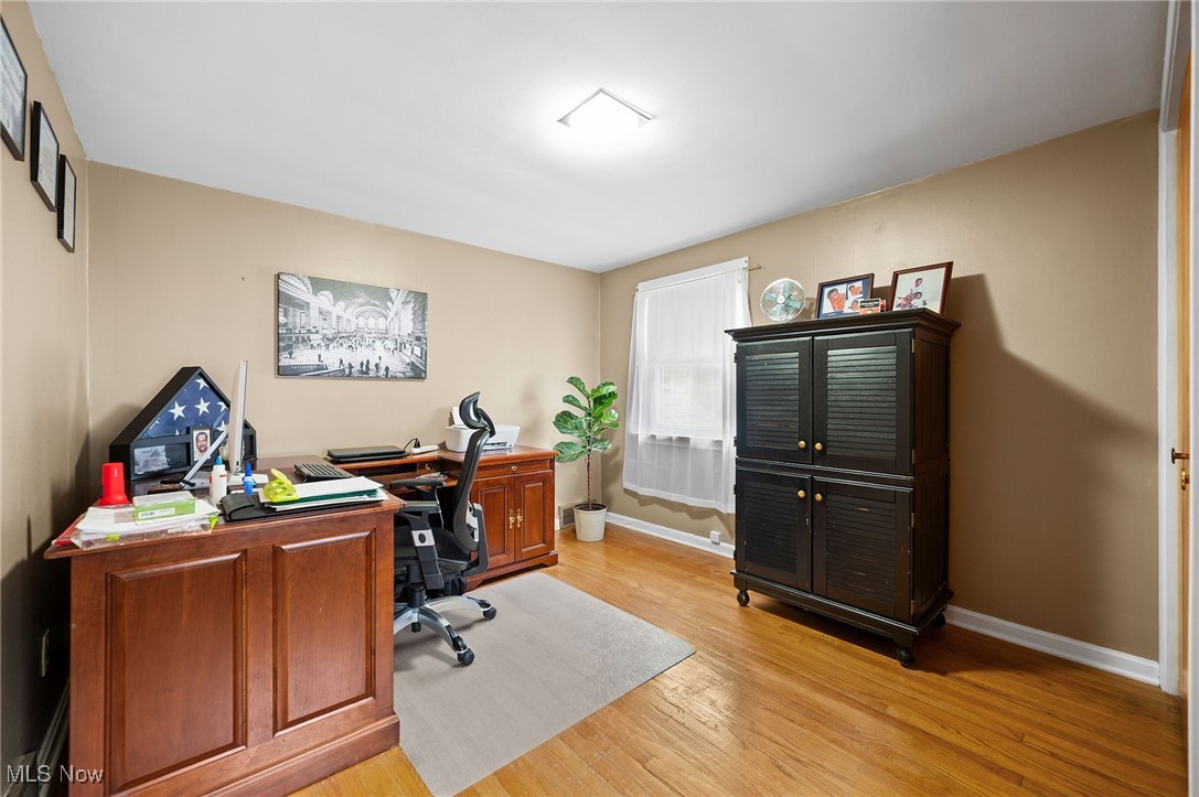 1259 Gordon Road Lyndhurst, OH 44124 - Photo 21 of 45