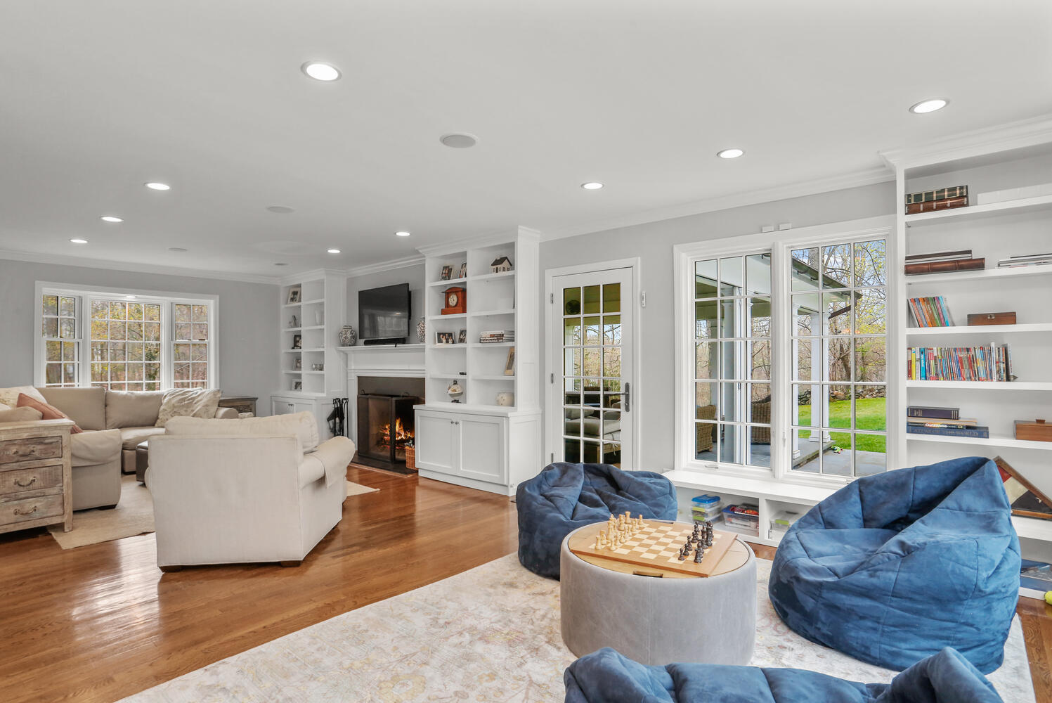 11 Steeple Chase Road Greenwich, CT 06831 - Photo 7 of 42 11 Steeple Chase Rd Greenwich-large-016-