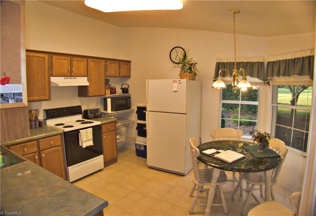 5102 Davis Road Winston-Salem, NC 27105 - Photo 8 of 29 Gallery Image 8