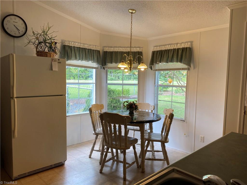 5102 Davis Road Winston-Salem, NC 27105 - Photo 9 of 29 Gallery Image 9