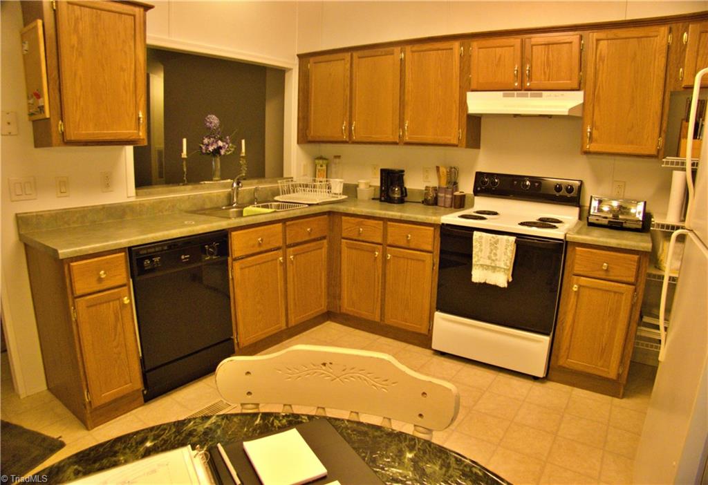 5102 Davis Road Winston-Salem, NC 27105 - Photo 10 of 29 Gallery Image 10