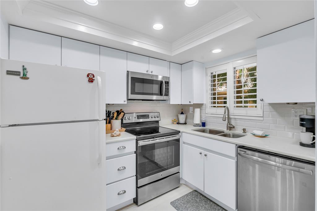 1198 Hillsboro Mile, Unit 212 Hillsboro Beach, FL 33062 - Photo 18 of 64