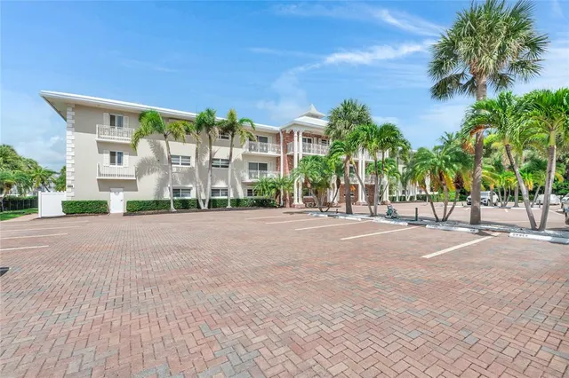 $4,500 | 1198 Hillsboro Mile, Unit 212, Hillsboro Beach, FL 33062