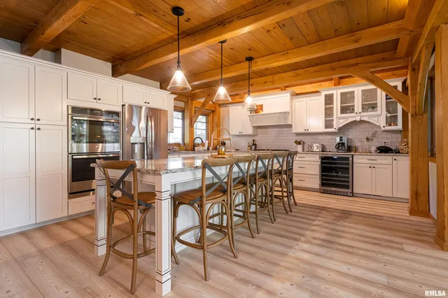 $815,000 | 1165 Lake Shore Drive North, Goreville, IL 62939