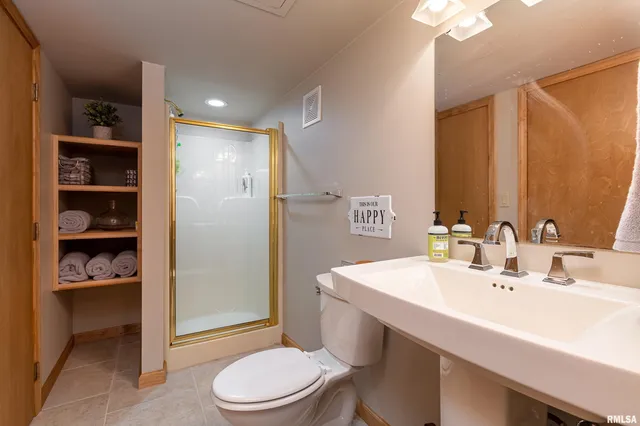 $815,000 | 1165 Lake Shore Drive North, Goreville, IL 62939