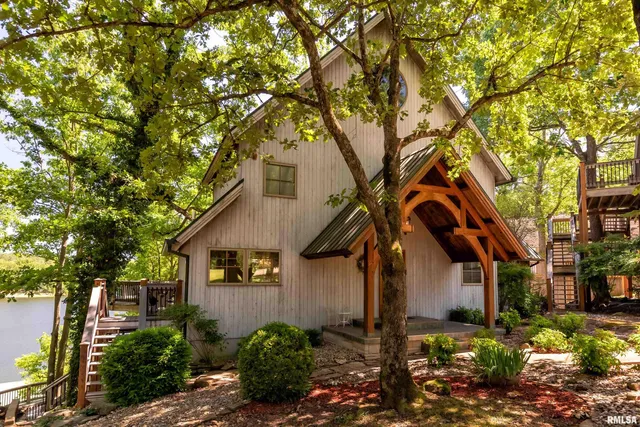 $815,000 | 1165 Lake Shore Drive North, Goreville, IL 62939