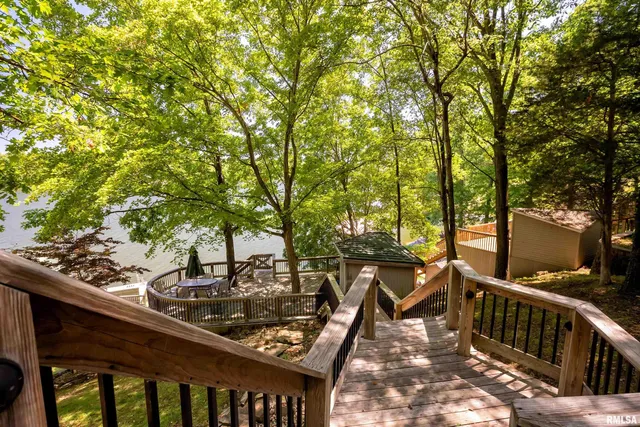 $815,000 | 1165 Lake Shore Drive North, Goreville, IL 62939