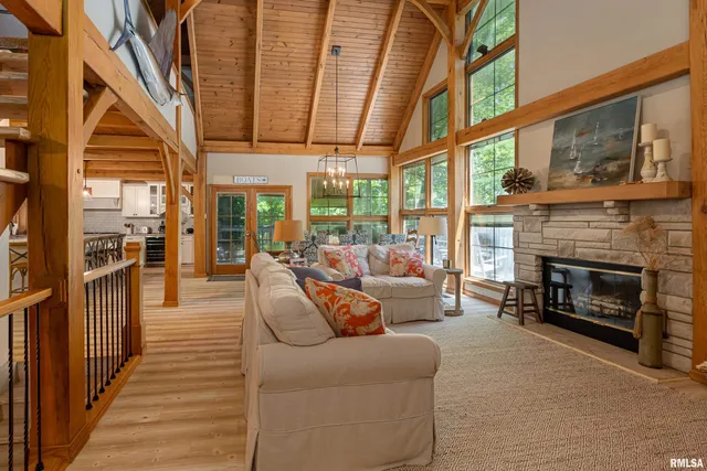 $815,000 | 1165 Lake Shore Drive North, Goreville, IL 62939