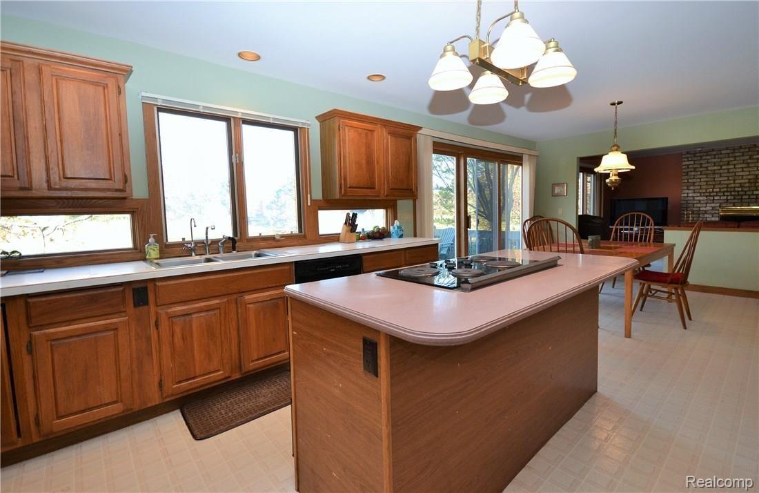 3916 South Michael Road Ann Arbor, MI 48103 - Photo 7 of 61 2 Kitchen 2 (2).JPG