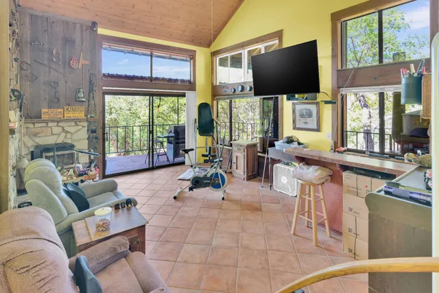 $1,200,000 | 38483 Milpitas Road, Greenfield, CA 93927