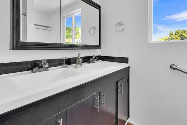 $1,200,000 | 38483 Milpitas Road, Greenfield, CA 93927