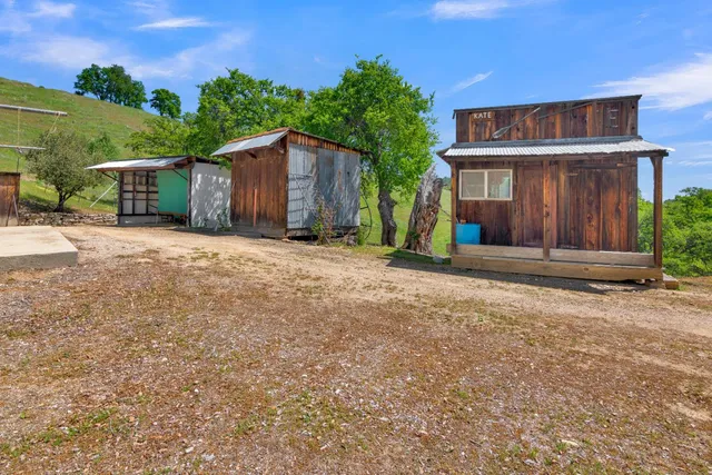 $1,200,000 | 38483 Milpitas Road, Greenfield, CA 93927