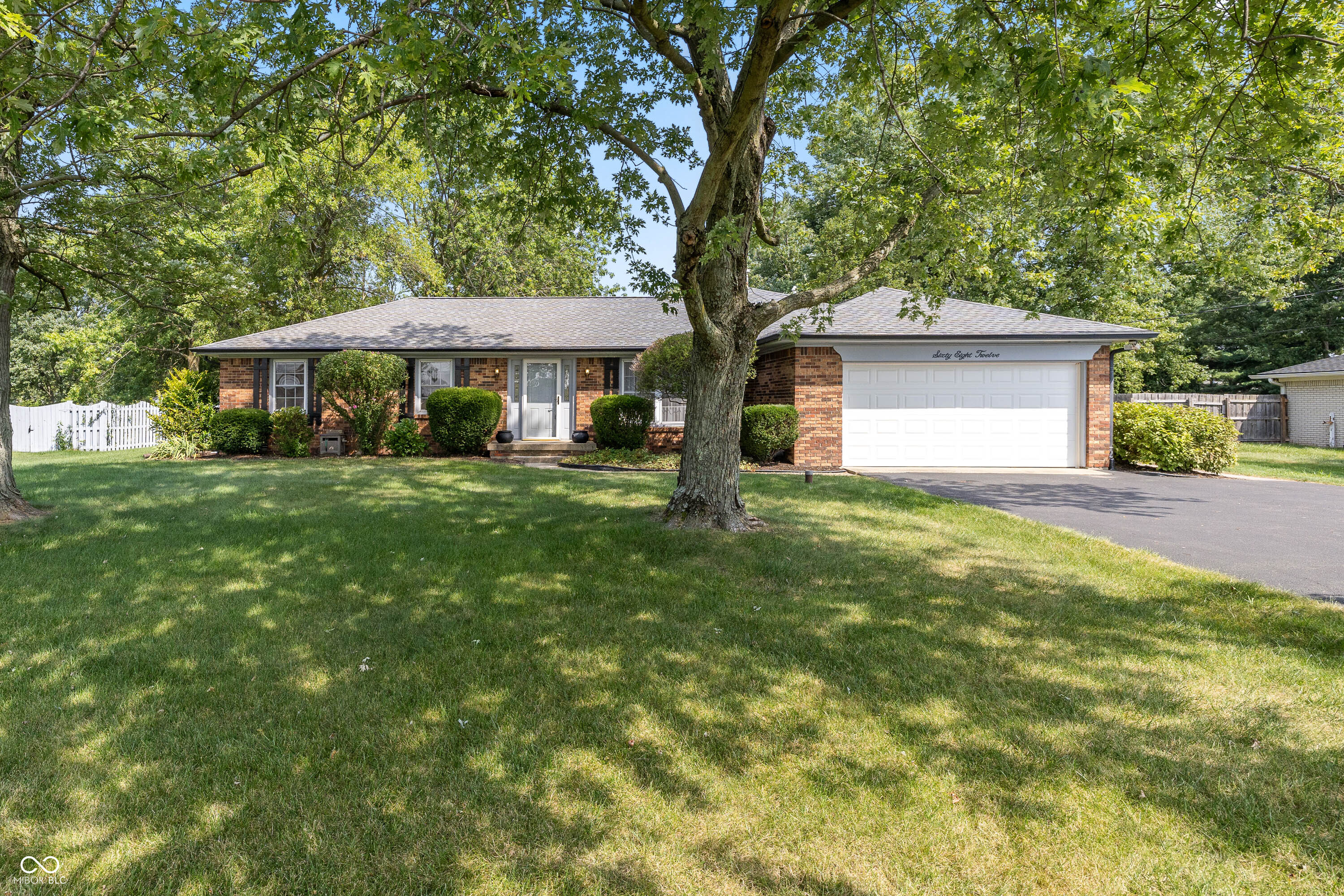 6812 East Thompson Road Indianapolis, IN 46237 - Photo 1 of 40 Gallery Image 1