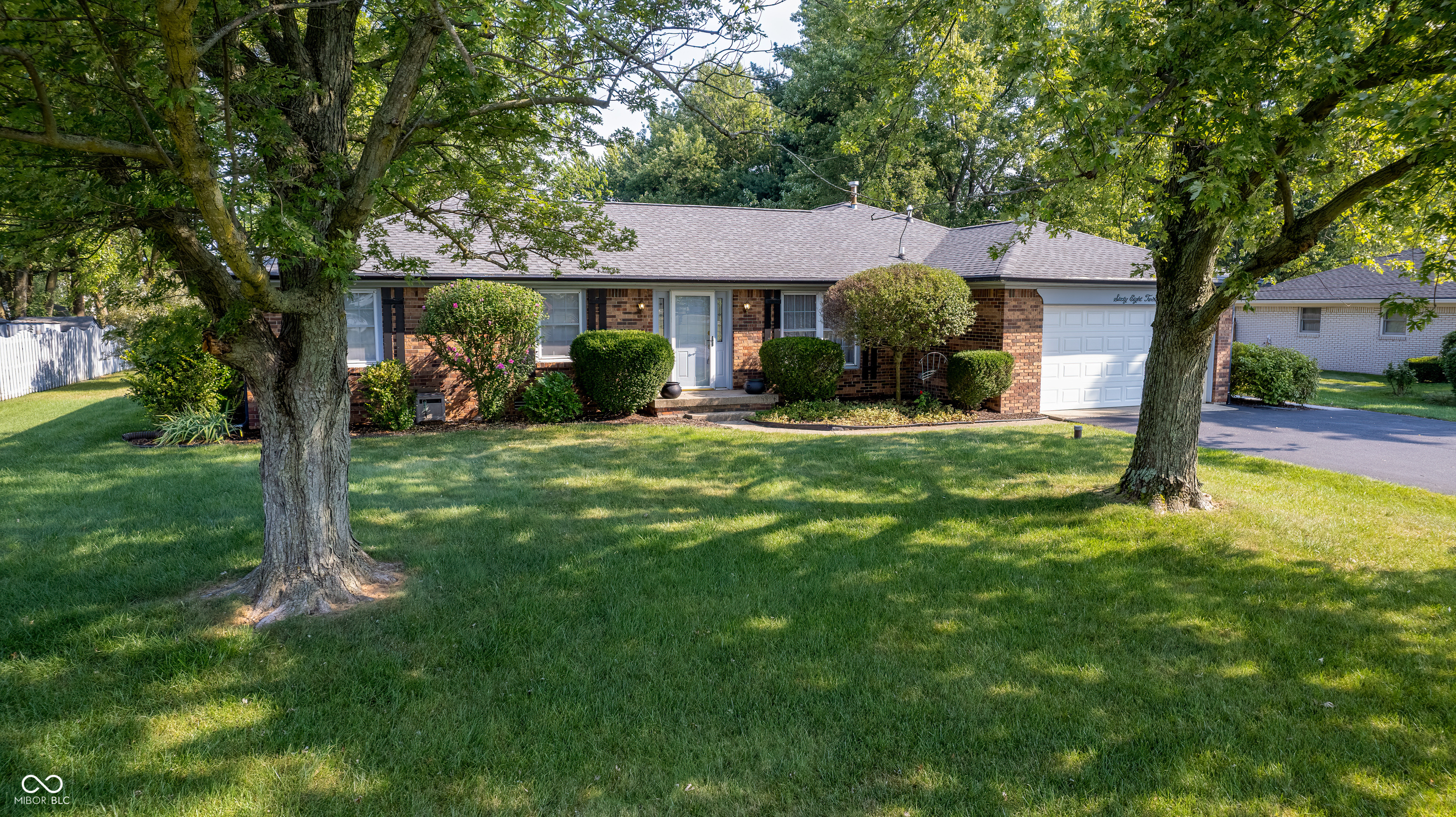6812 East Thompson Road Indianapolis, IN 46237 - Photo 2 of 40 Gallery Image 2