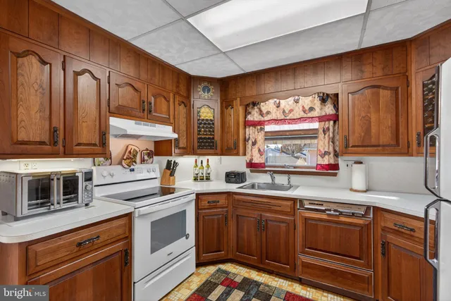 $307,500 | 1824 Hilltop Terrace, Bethlehem, PA 18018