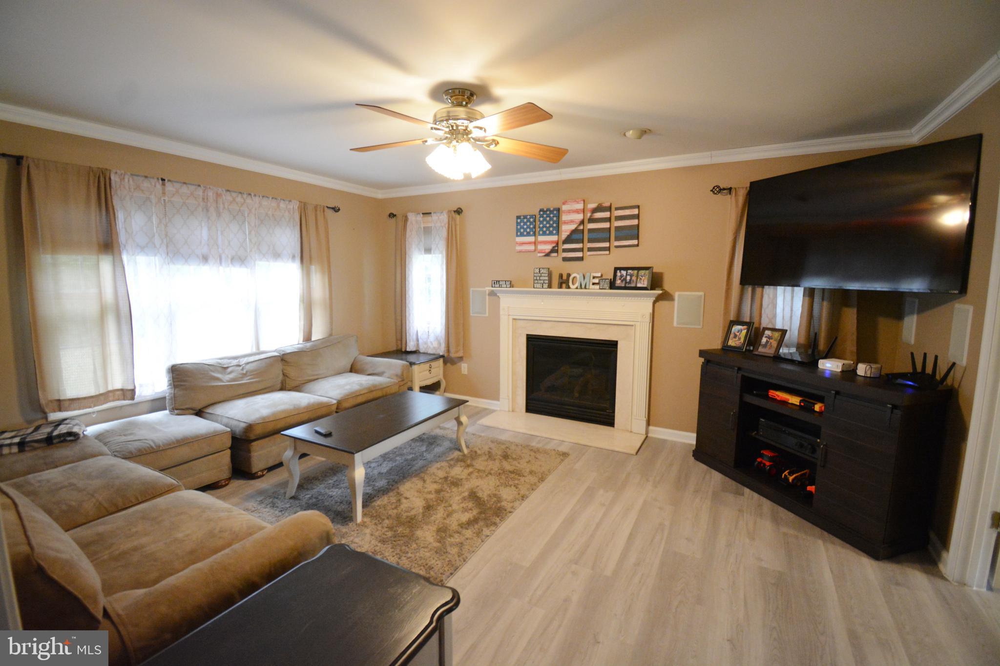5449 Waste Gate Road Parsonsburg, MD 21849 - Photo 21 of 40 Living Room