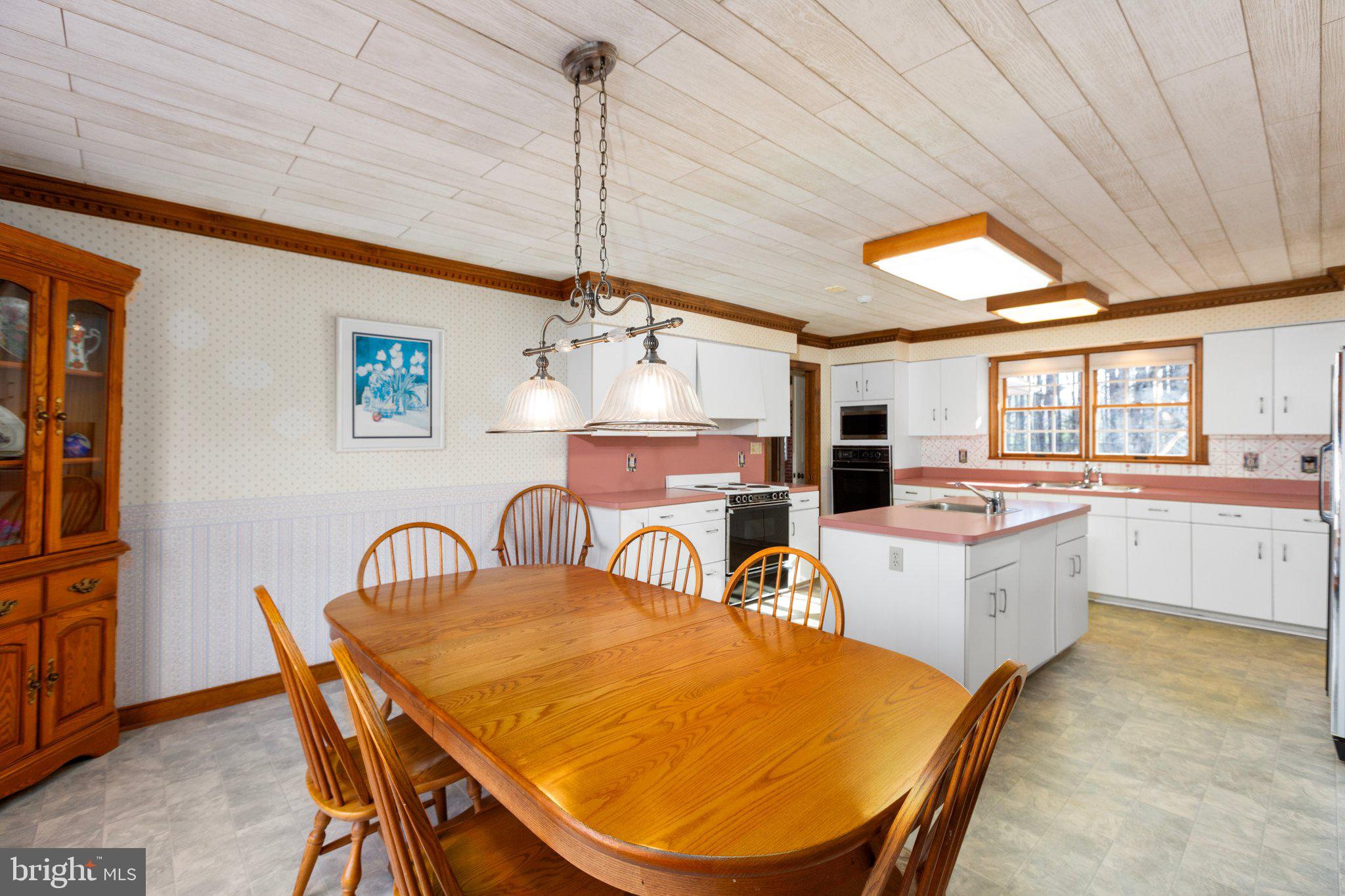 4525 Dickerson Road Partlow, VA 22534 - Photo 38 of 104 Plenty of table space to seat family/guest