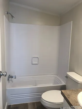 $1,195 | 1914 14th Street, Unit 14, Hondo, TX 78861