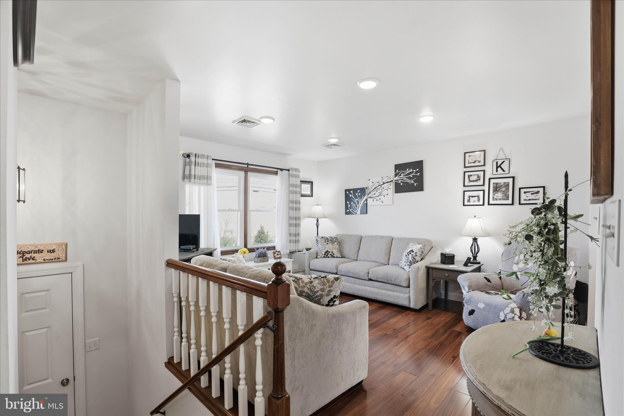 3481 Mount Joy Road Mount Joy, PA 17552 - Photo 11 of 80 Living Room