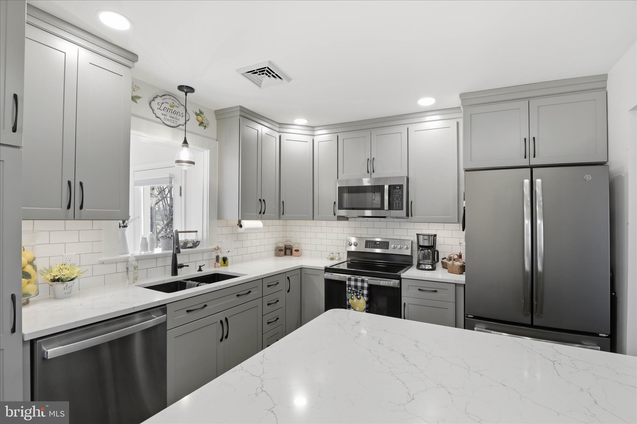 3481 Mount Joy Road Mount Joy, PA 17552 - Photo 21 of 80