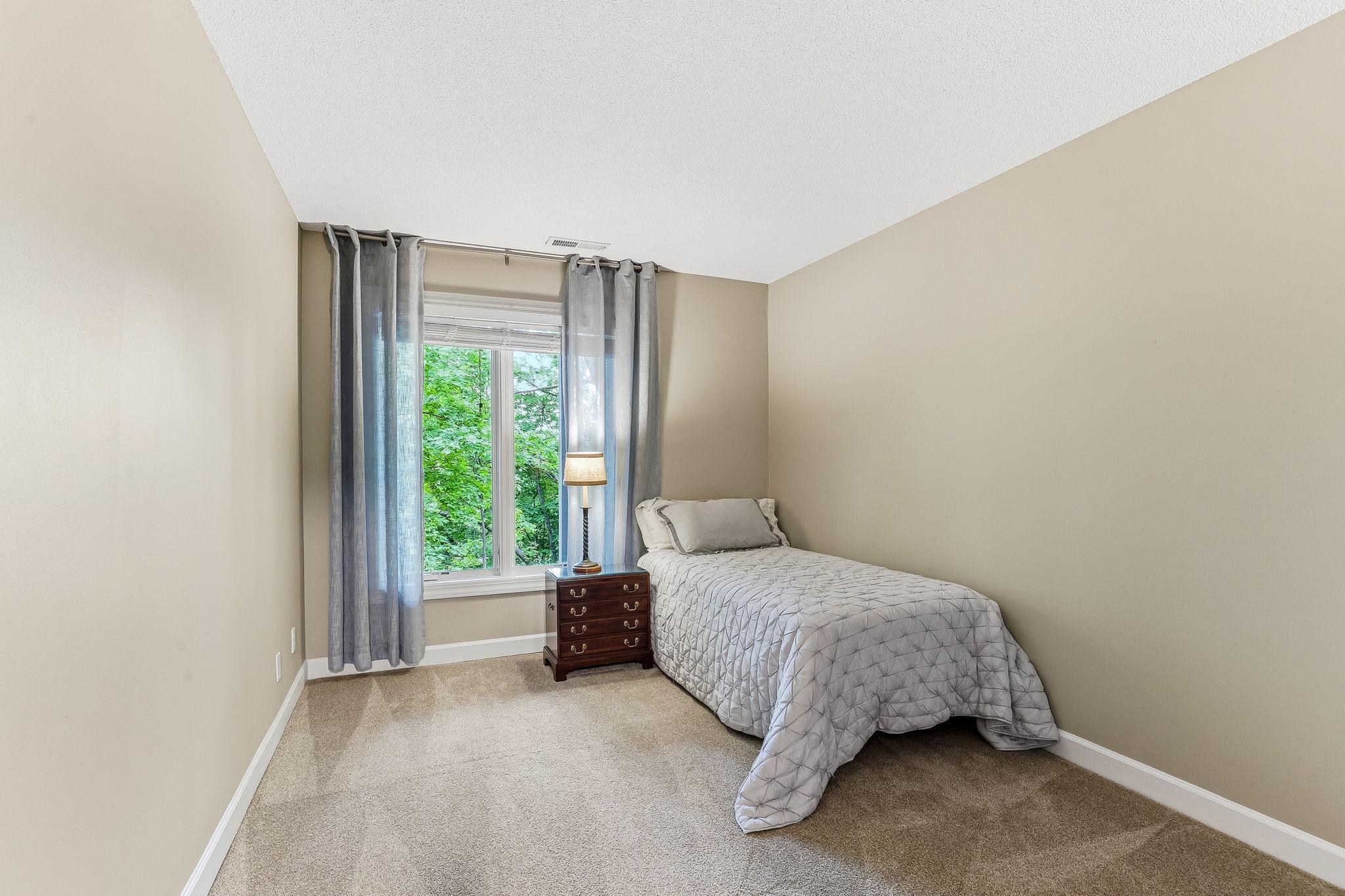 8970 Neill Lake Road Eden Prairie, MN 55347 - Photo 22 of 37