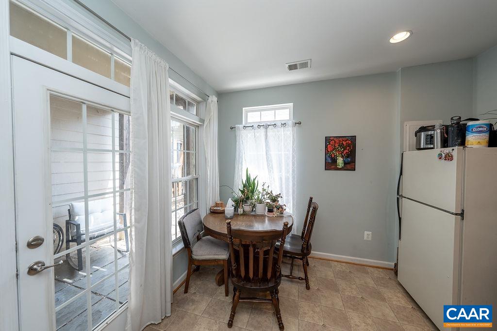 920 Bing Lane Charlottesville, VA 22903 - Photo 5 of 47 a dining room with furniture and window