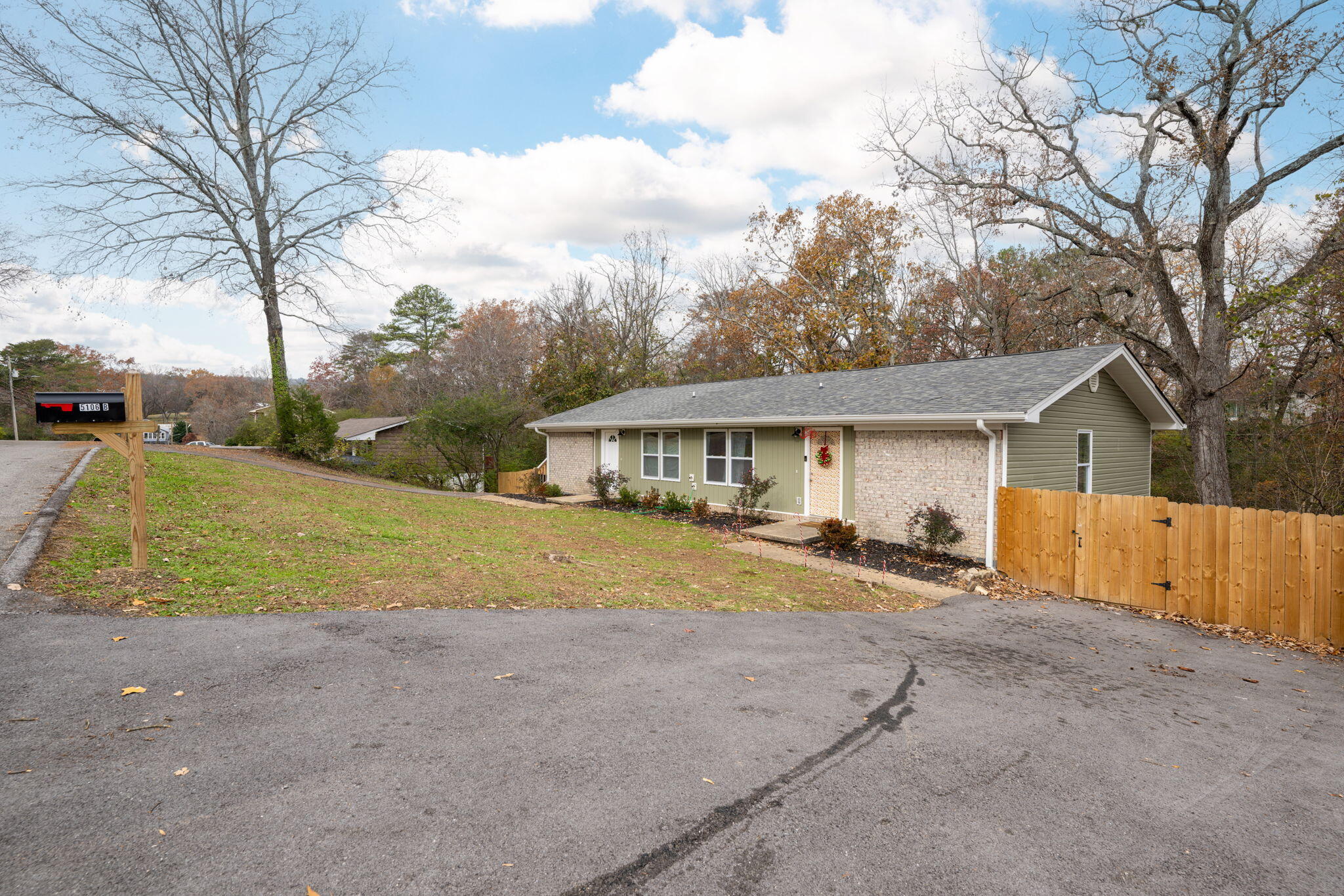 5106 Eldridge Road Hixson, TN 37343 - Photo 2 of 13 2-web-or-mls-DSC_8942-23