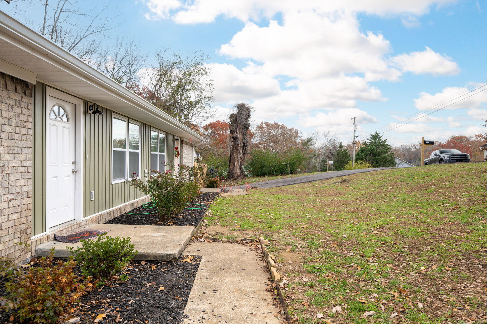 5106 Eldridge Road Hixson, TN 37343 - Photo 4 of 13 4-web-or-mls-DSC_8945-15