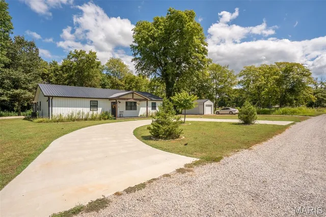 $210,000 | 408 South Lyons Avenue, Naylor, MO 63953
