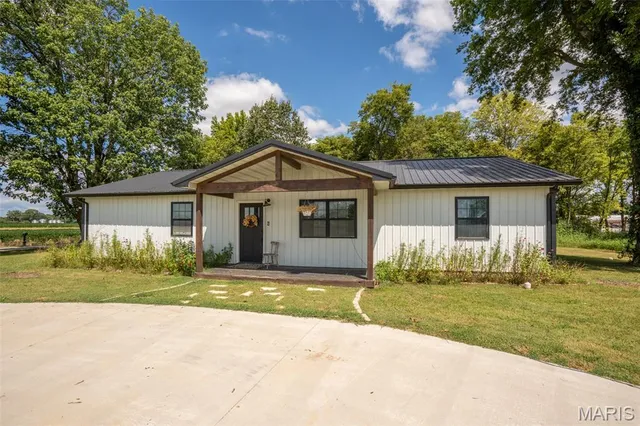 $210,000 | 408 South Lyons Avenue, Naylor, MO 63953