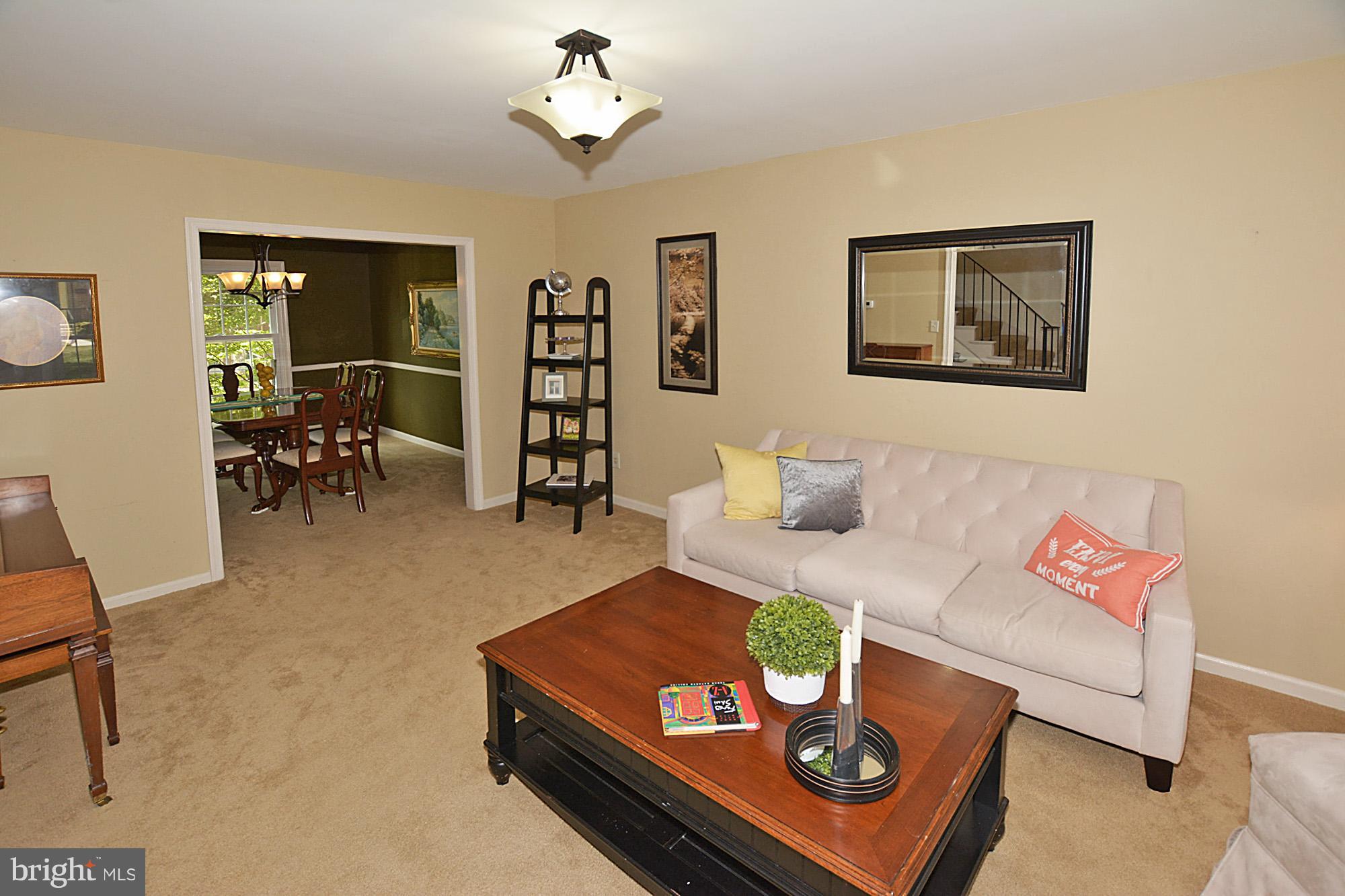 5952 Seabright Road Springfield, VA 22152 - Photo 6 of 30 Living Room