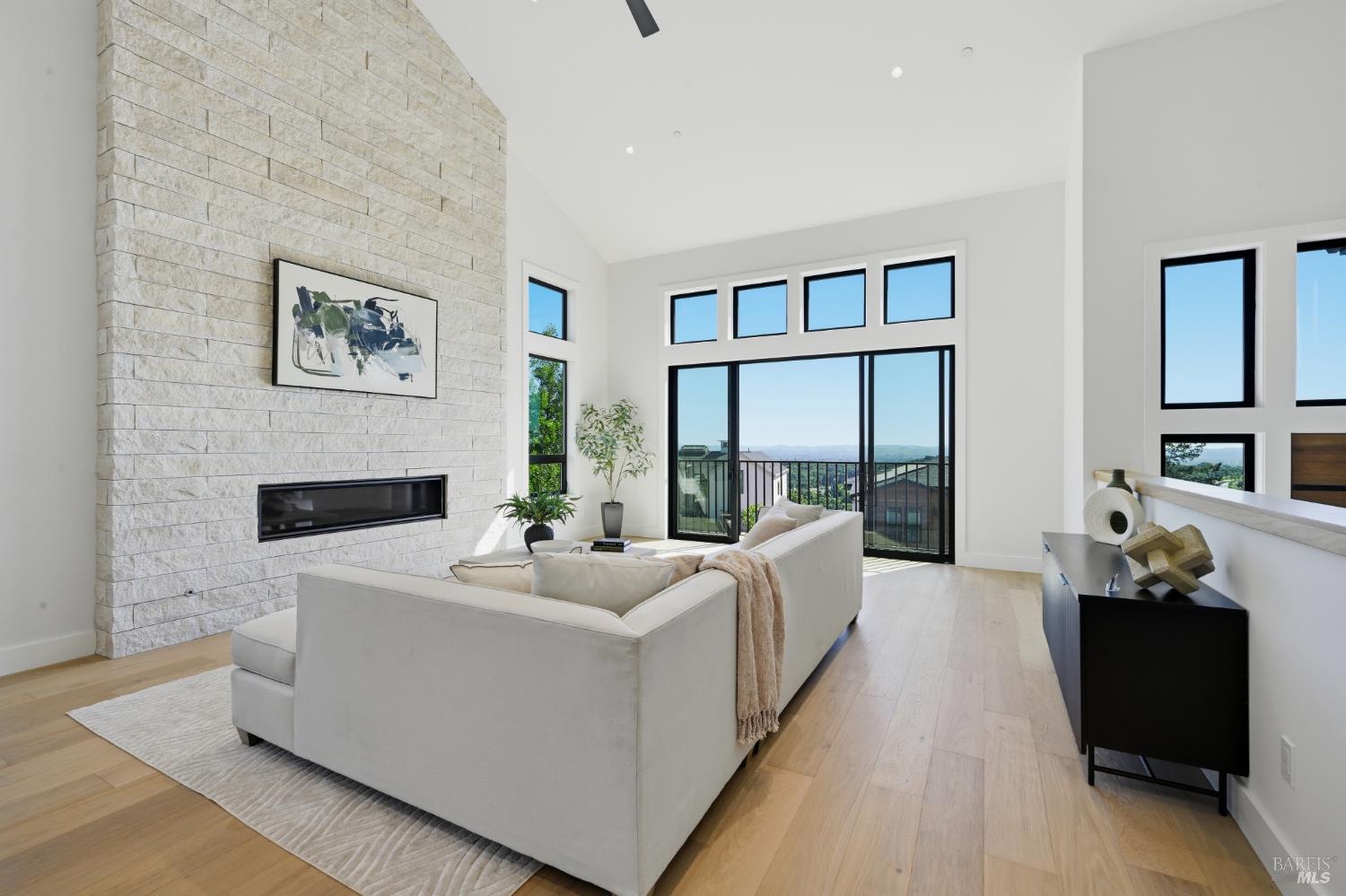 2011 Long Leaf Court Santa Rosa, CA 95403 - Photo 4 of 44