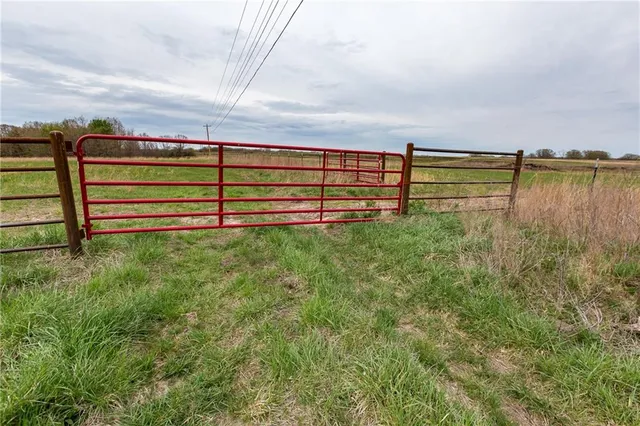 $82,550 | 4 Northwest 176 Road, Osceola, MO 64776