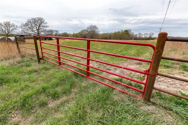 $82,550 | 4 Northwest 176 Road, Osceola, MO 64776