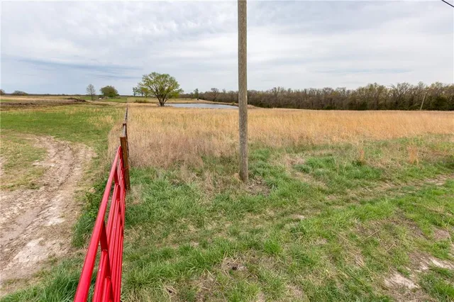 $82,550 | 4 Northwest 176 Road, Osceola, MO 64776