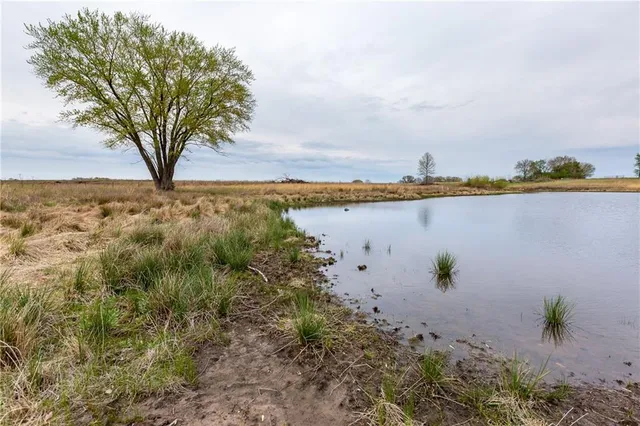 $82,550 | 4 Northwest 176 Road, Osceola, MO 64776