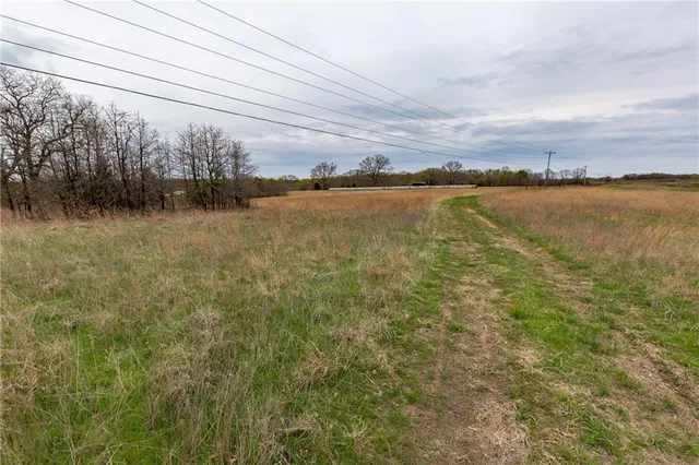 $82,550 | 4 Northwest 176 Road, Osceola, MO 64776