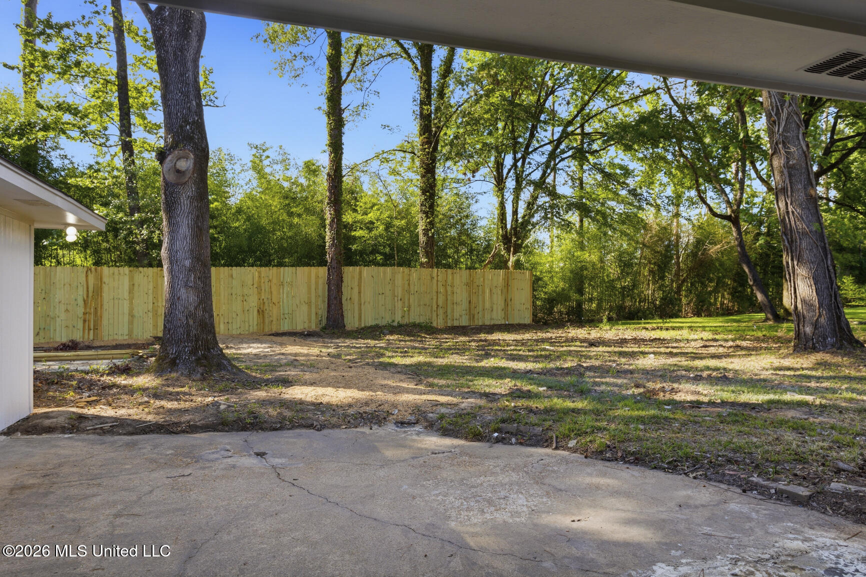 860 Rutherford Drive Jackson, MS 39206 - Photo 37 of 39 back patio view 860 Rutherford Dr